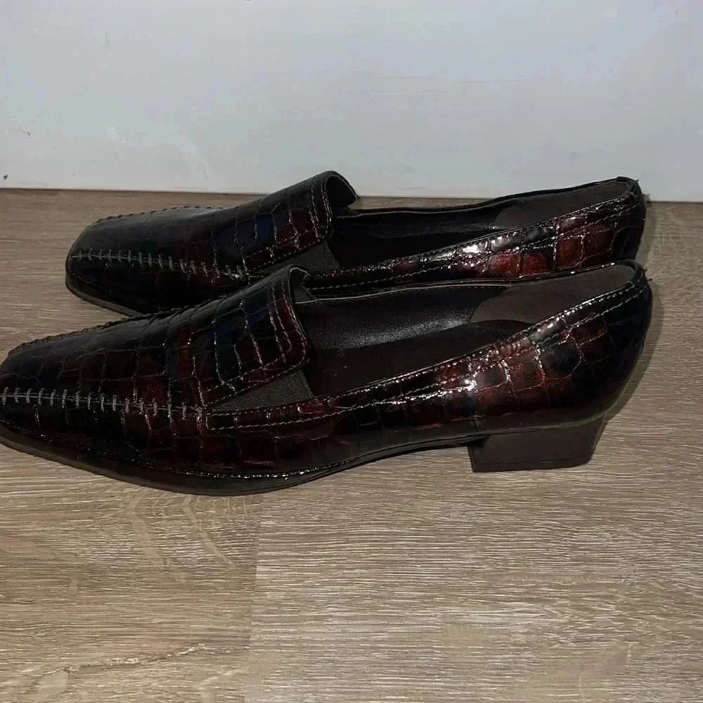 Amalfi by Rangoni Women’s Loafers - Picture 4 of 6